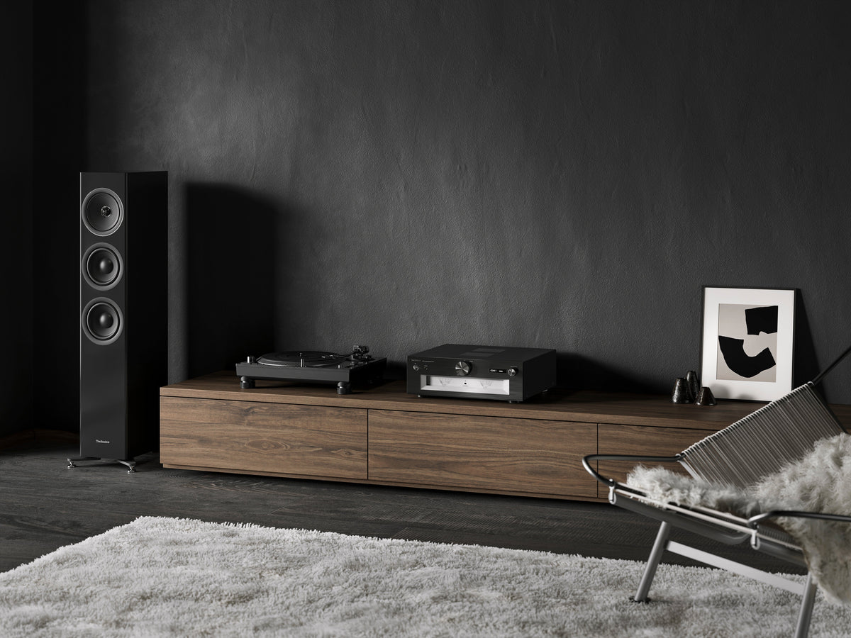 Technics SL-1210GR2-K Direct-Drive Turntable + Odyssey Limited Edition Gold Turntable Flight Case